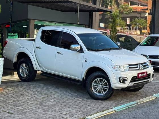 MITSUBISHI L200 TRITON 3.5 HPE 4X4 CD V6 24V FLEX 4P AUTOMÁTICO